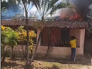 Incêndio destrói casa após explosão de medidor de energia em Maragogi