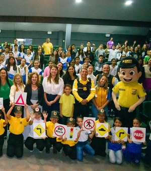 Detran educa mais de 10 mil estudantes sobre segurança no trânsito em ação do Maio Amarelo