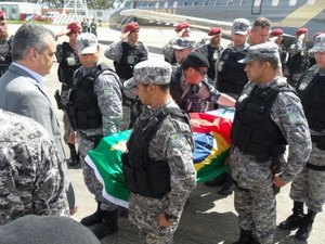 Corpo de PM que morreu em acidente automobilístico em Goiás chega a Alagoas