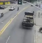 Ciclista que foi atropelado por caminhão segue em estado grave no HGE