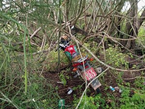 Motocicleta roubada é abandonada em 'Labirinto' no Girau do Ponciano