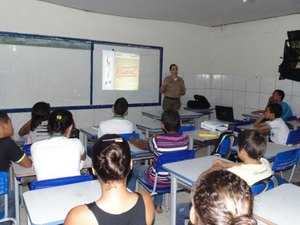 PM promove palestras sobre drogas e violência com alunos de Lagoa da Canoa