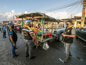 Prefeitura atende solicitação de comerciantes e fiscaliza Feirinha do Tabuleiro