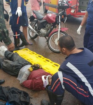 Motociclista colide contra traseira de caminhão na AL 115