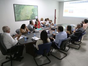 Prefeitura de Arapiraca apresenta dados da Educação para o Sinteal