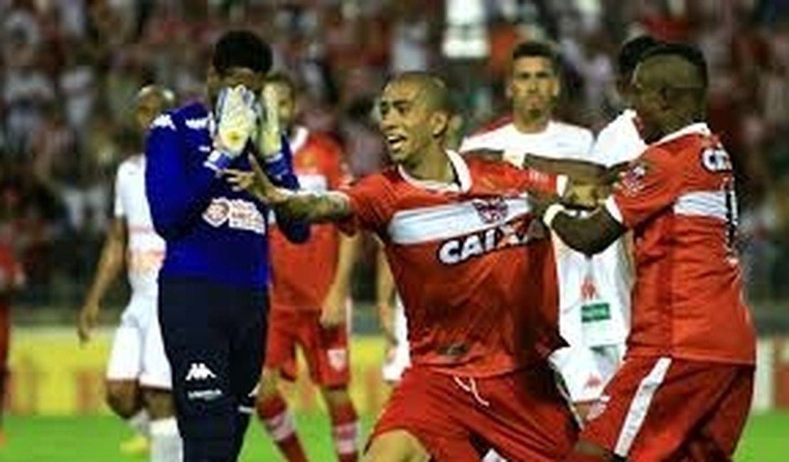 Direção do CRB anunciou a dispensa de quatro jogadores