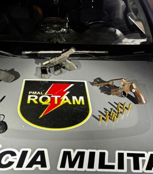 Três armas são apreendidas pela Rotam dentro de veículo em Maceió