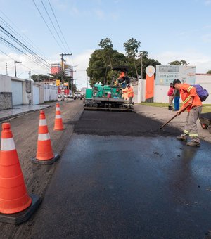 Rua da Gruta de Lourdes é requalificada com serviços de pavimentação