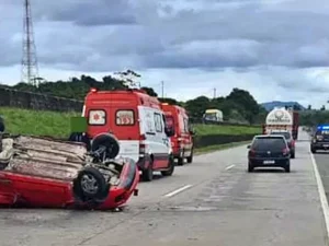 Mãe e filha alagoanas morrem em acidente na BR-101 em Pernambuco