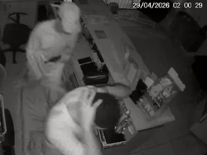 Jurado de morte por facção, jovem atacado em pousada tem ficha criminal extensa