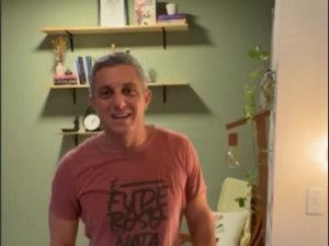 Homem viraliza por semelhança com Luciano Huck e apresentador reage
