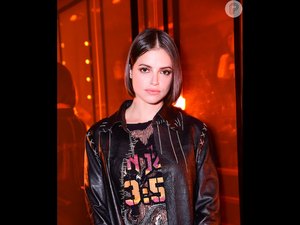 Look rocker! Agatha Moreira aposta em saia e jaqueta de couro em evento de moda
