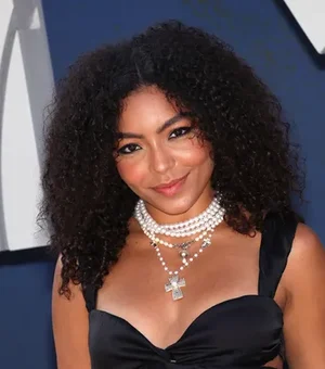 Any Gabrielly sobre carreira solo: “Minha música vai ser diferente do Now United”