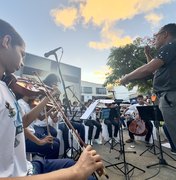 [Vídeo] Núcleo de Orquestra Jovem de Maragogi faz apresentação homenageando mães