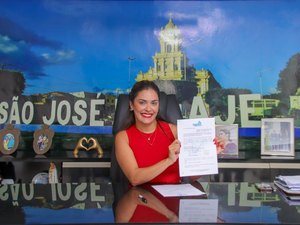 Prefeita Angela Vanessa sanciona lei do piso de enfermagem e São José da Lage é a 1ª cidade de AL a fazer pagamento