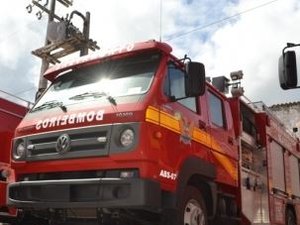 Homem fica ferido após colisão entre carro e moto em Arapiraca
