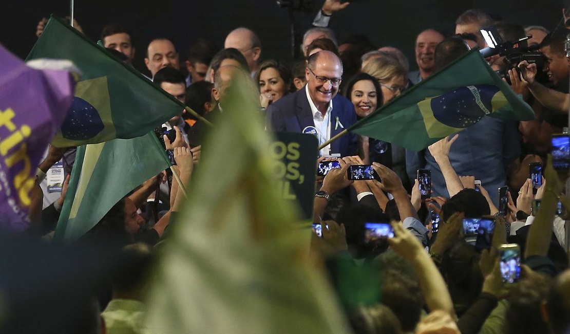 Alckmin terá 44% da TV; líderes, Bolsonaro e Marina dependerão da internet