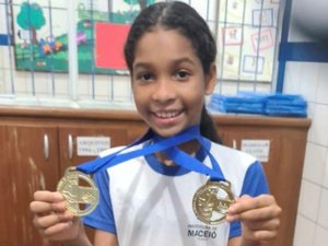 Estudante da rede municipal de ensino é campeã estadual de natação