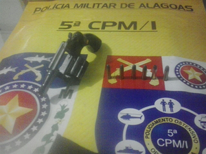 Polícia prende homem com revólver e seis munições em Marechal Deodoro
