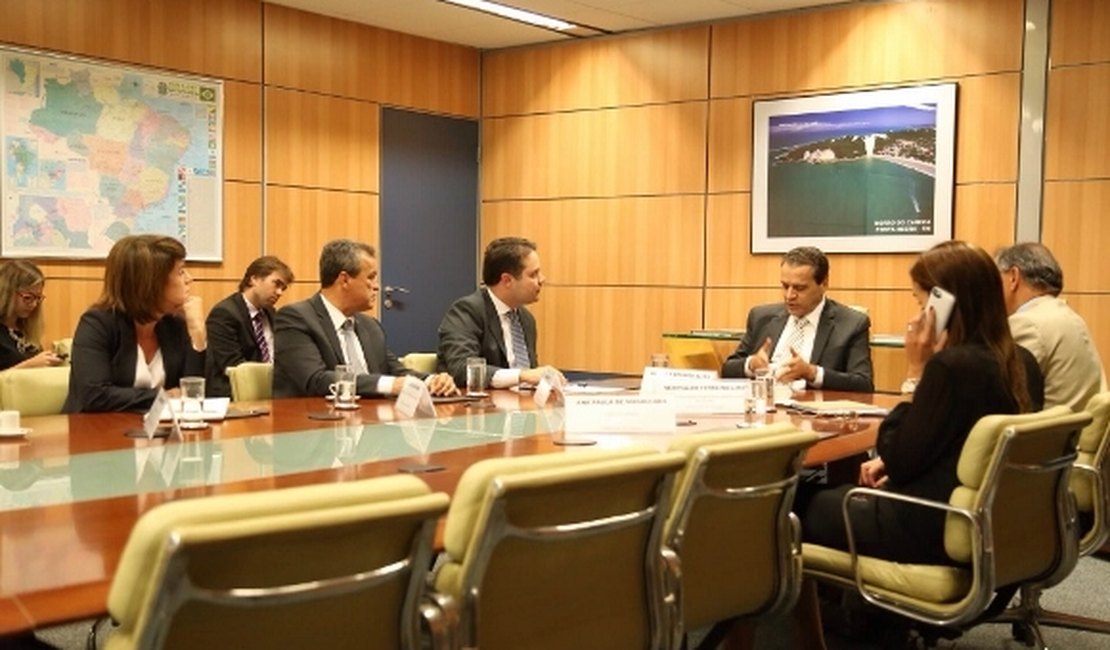 Governo confirma continuidade de obras da AL-220