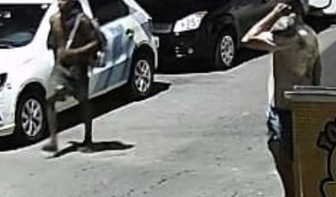 [Vídeo] Ladrões arrombam carro estacionado e causam prejuízo no bairro Clima Bom