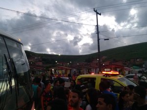Universitários são assaltados em ônibus na AL - 105 em São Luís do Quitunde