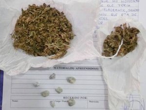 Homem apresenta nervosismo e é preso com 2kg de maconha em Maceió