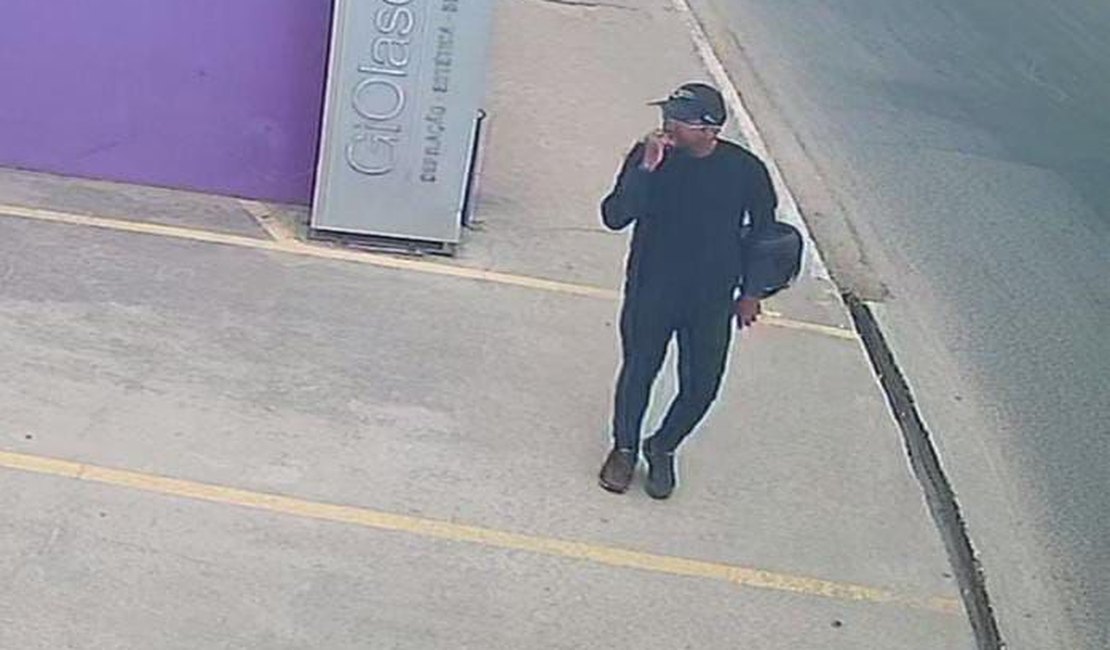 Vídeo mostra rosto de assaltante antes de crime em ótica no Centro de Arapiraca