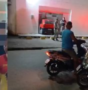 Motorista foge após carro destruir fachada de agência bancária em Atalaia