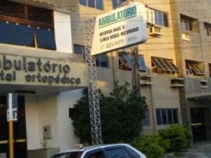 Hospital deve custear tratamento de criança que teve bisturi esquecido dentro do braço