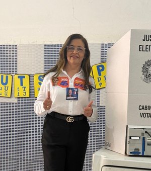 Dra. Eudócia vota em Ibateguara e fala em “mudança” para Alagoas