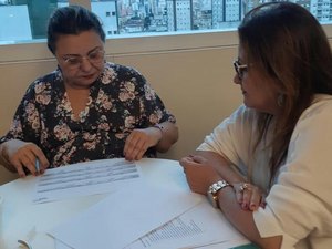 Tereza Nelma já despacha com assessoria, mas ainda pode ter outra cirurgia