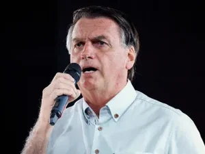 Bolsonaro sinaliza a aliados que retornará ao Brasil em março