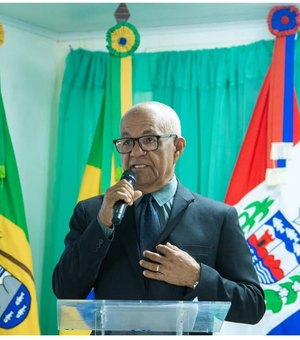 Prefeito Déo assume Prefeitura de Japaratinga pela segunda vez