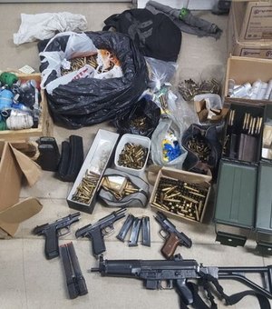 Corregedoria da PM encontra armamento irregular e drogas em UPP no Rio