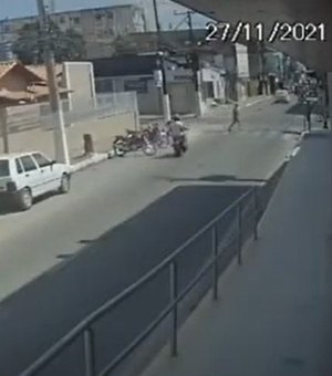 [Vídeo] Homem furta motocicleta e câmera de segurança registra tudo em Arapiraca