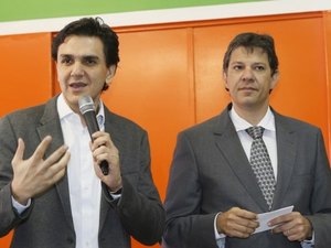 Gabriel Chalita conversa com Temer sobre saída do PMDB