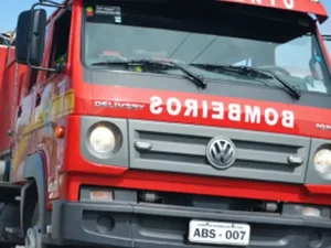 Deslizamento de terra derruba muro de residência em Arapiraca