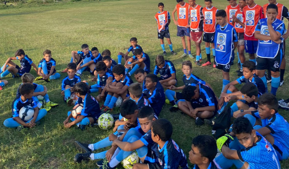 André Nunes inspira crianças e adolescentes de Arapiraca e Igaci com 'Atletas do Futuro'