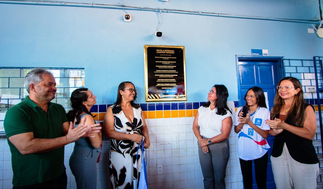 Governo de Alagoas entrega Escola Campos Teixeira completamente reformada