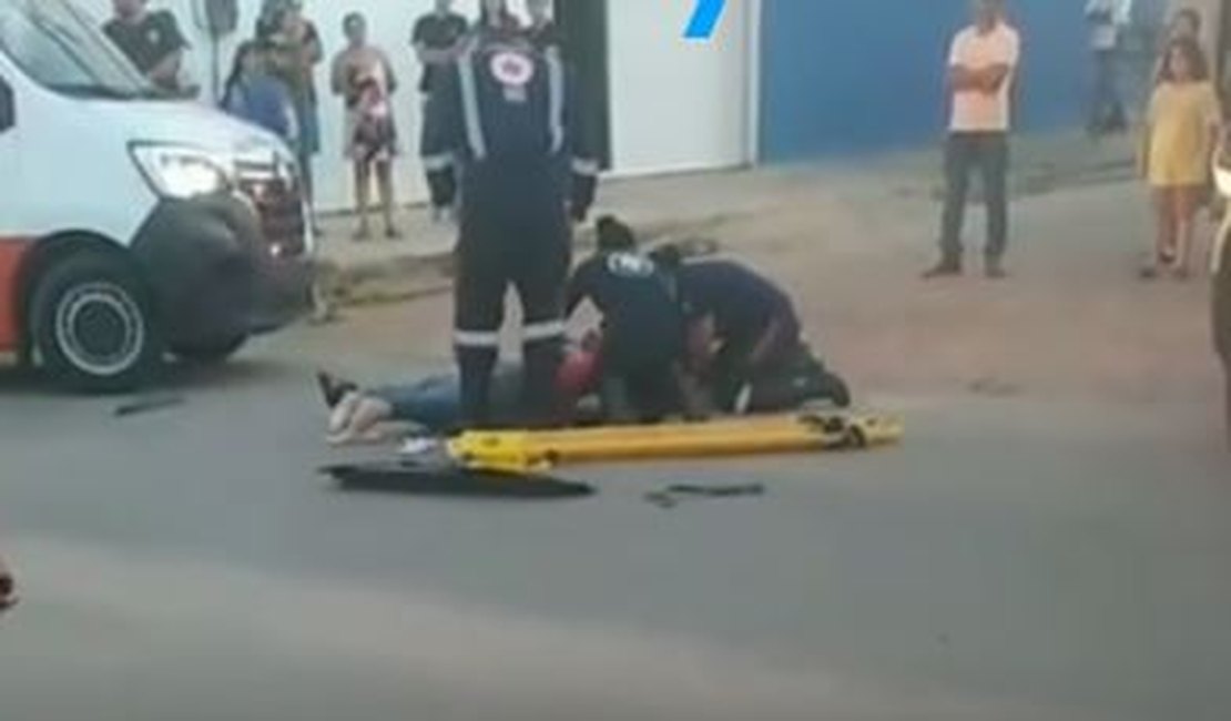 Mototaxista e passageira se ferem em acidente no bairro Juca Sampaio, em Palmeira dos Índios