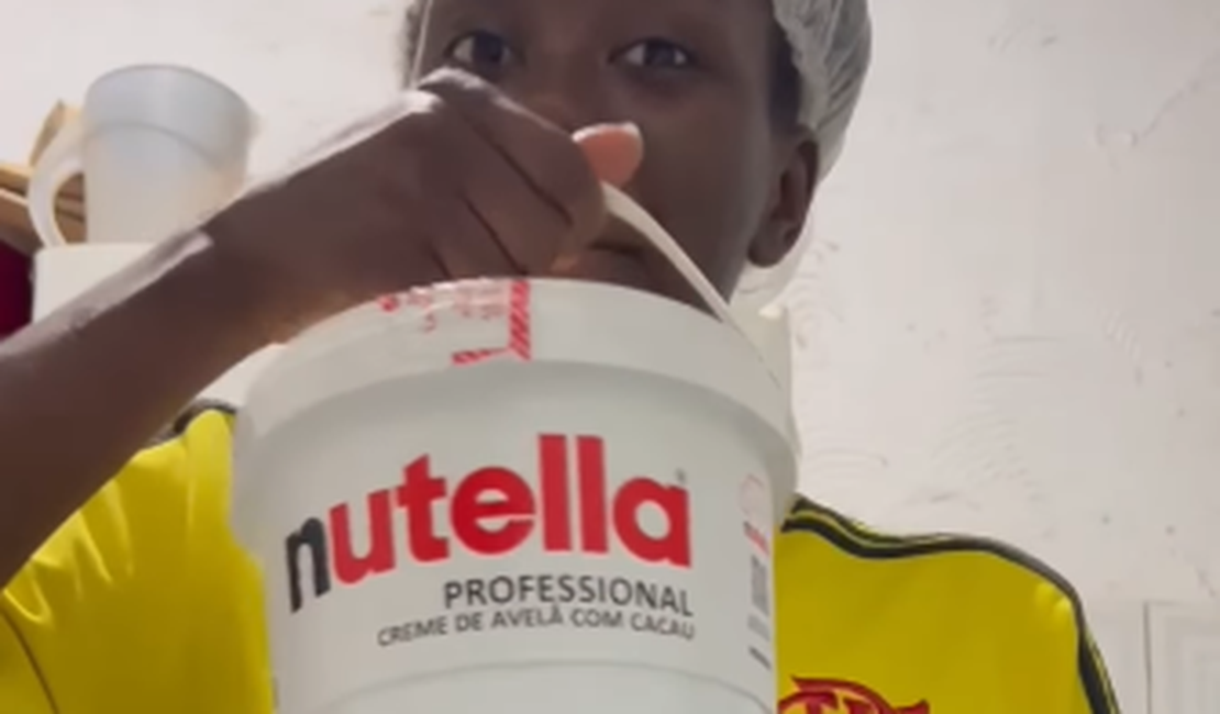 Confeiteira se emociona ao comprar primeiro pote de chocolate para a própria loja