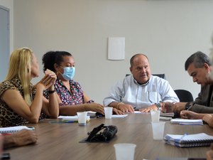 Sesau retoma diálogo com representantes dos servidores do Estado