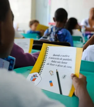 Auxílio de R$ 400 e mais: entenda programa para alunos realocados devido ao afundamento do solo