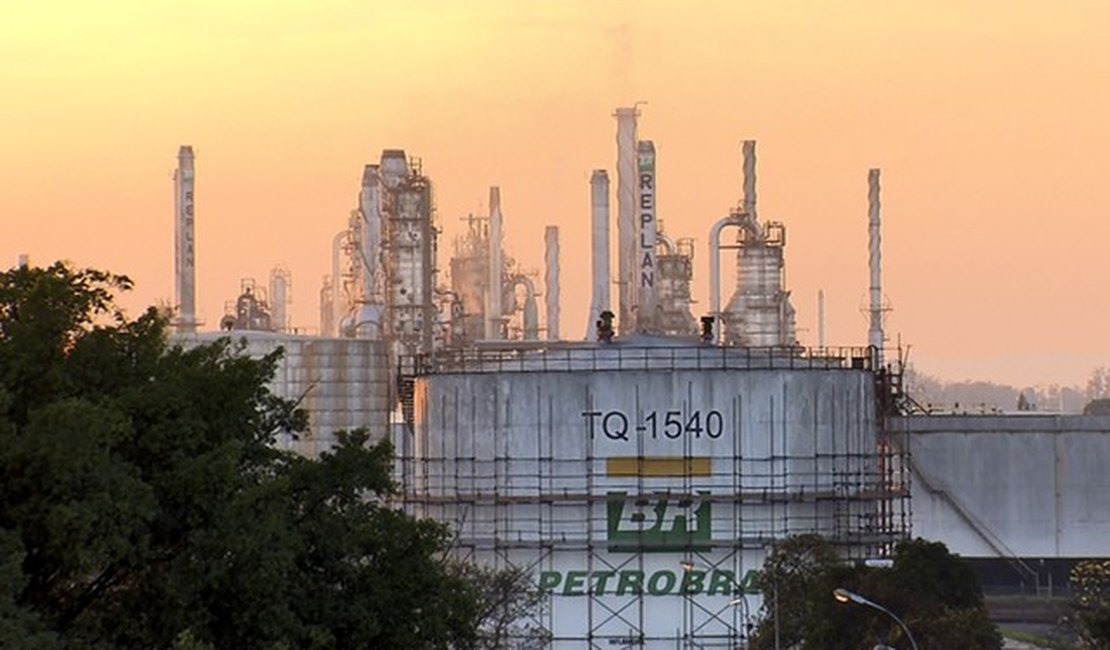 Petrobras anuncia redução de 15,28% no preço do diesel nas refinarias