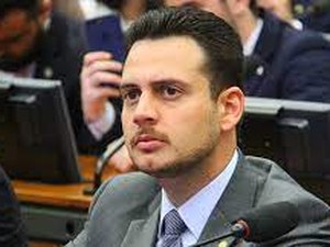 Dono de quase 70 mil votos em 2022, para onde vai Nivaldo Albuquerque?