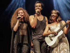 Tiago Iorc desiste de gerenciar carreira de Anavitória após brigas