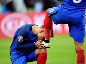 França goleia Islândia, espanta a zebra e encara Alemanha na semifinal