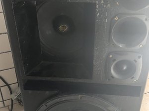 [Vídeo] Denúncia de perturbação de sossego alheio leva a apreensão de equipamentos de som