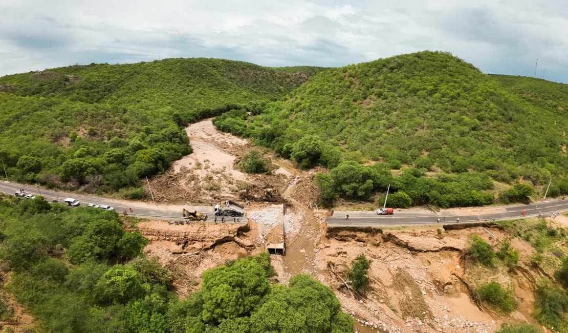 Piranhas: Força-tarefa busca restabelecer fluxo no Centro Histórico e na AL-225 até sexta-feira